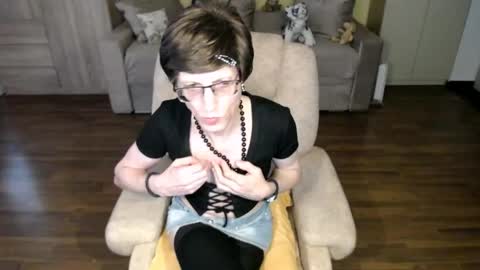 Clementine online show from May 11, 2:45 pm