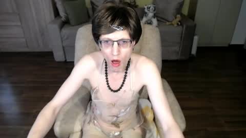Clementine online show from May 24, 12:02 pm