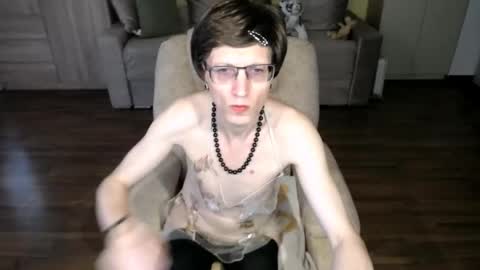 Clementine online show from May 25, 12:13 pm