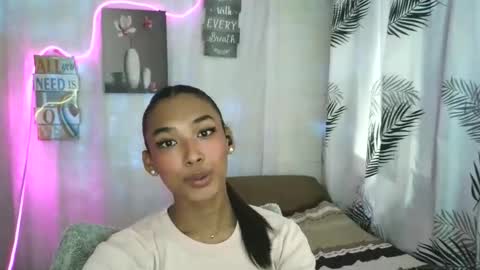Ms. Criza online show from May 20, 3:12 am