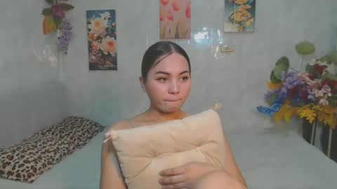 urasian_kat online show from May 14, 3:32 pm