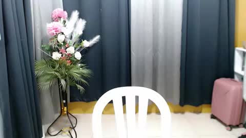 urasiancumgirl_ online show from May 16, 6:00 am
