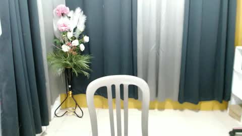 urasiancumgirl_ online show from May 28, 6:44 am