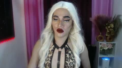 KENDALL online show from October 4, 9:37 pm