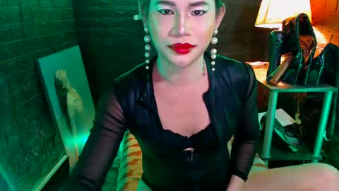 queen norelle online show from February 10, 4:04 pm