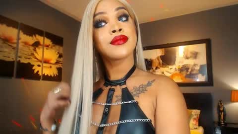 UrMajestyTyra online show from May 11, 10:51 pm