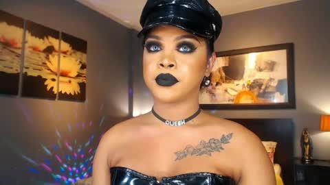 UrMajestyTyra online show from May 15, 3:04 am
