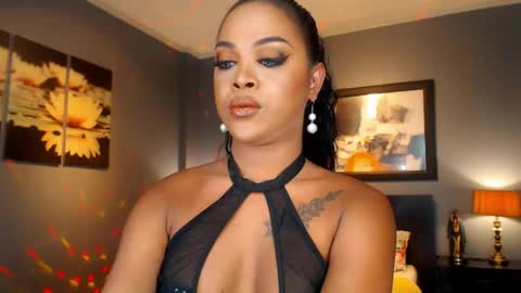 UrMajestyTyra online show from May 21, 3:02 am