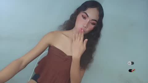 urpretty_mistake online show from February 15, 7:26 am