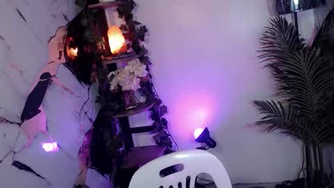 ursandra_xx online show from September 11, 7:27 am