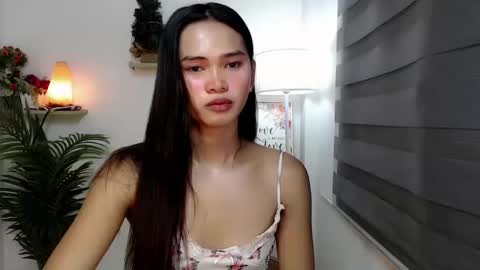 ursandra_xx online show from October 19, 5:11 am