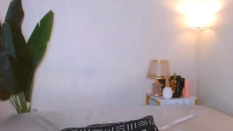 Urwildest farrah online show from May 10, 11:59 am