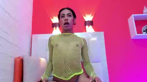 Snapshot of valeria_montesio chatting on October 30, 1:43 pm valeria montesio online show from October 30, 1:43 pm