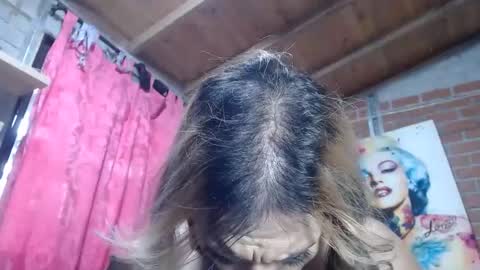 Snapshot of valerie_rousse chatting on January 10, 10:36 pm valerie_rousse online show from January 10, 10:36 pm