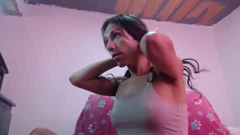 Snapshot of valerie_rousse chatting on January 25, 10:07 pm valerie_rousse online show from January 25, 10:07 pm