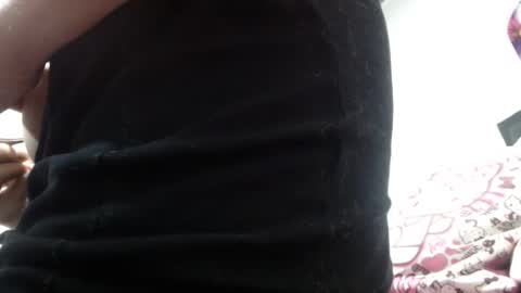 Snapshot of valerie_rousse chatting on February 11, 11:22 pm valerie_rousse online show from February 11, 11:22 pm