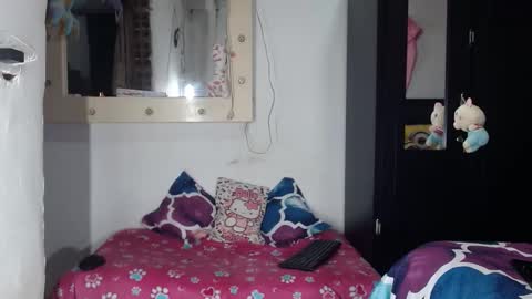 Snapshot of valerie_rousse chatting on October 13, 3:41 am valerie_rousse online show from October 13, 3:41 am