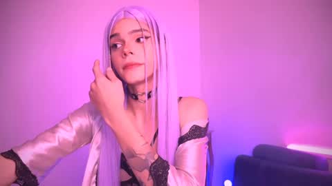 Snapshot of varya_ferreira chatting on March 2, 12:42 am  Varya Ferreira - independent model  online show from March 2, 12:42 am