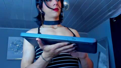  Vicky  online show from May 1, 2:10 pm