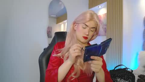 victoriastrom  online show from May 29, 12:58 pm
