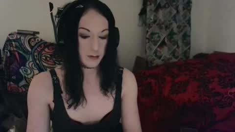 vikskikat online show from February 6, 11:37 pm