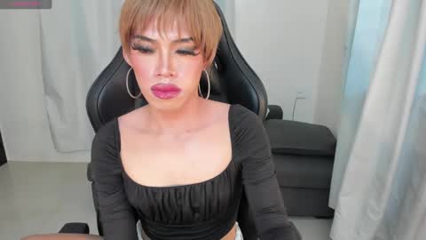 Violet online show from December 19, 5:18 am