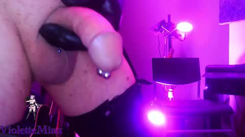 Violette online show from January 5, 3:45 pm