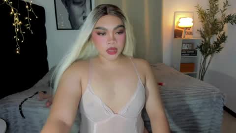 vivienne_monroe online show from July 24, 3:05 am