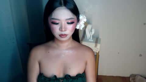 voganmarie online show from May 28, 4:49 pm