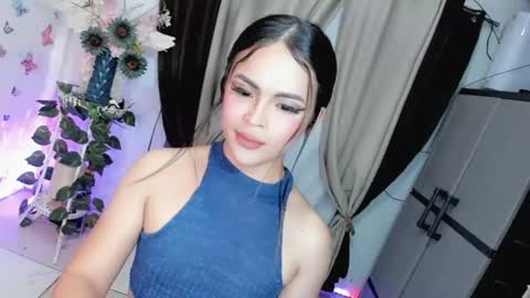 Hi Im LOVIE Please dont forget to follow and thumbs up me online show from May 9, 6:24 pm