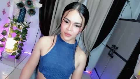Hi Im LOVIE Please dont forget to follow and thumbs up me online show from May 20, 7:09 pm