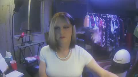 Whisper online show from February 9, 3:22 am