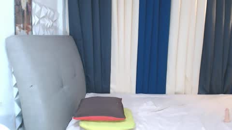 pauleen online show from November 14, 6:49 pm