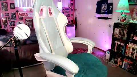 Wolfie online show from May 26, 10:29 pm