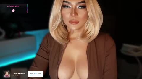 Snapshot of womanofyourdesire_ts chatting on October 28, 3:04 am Julia online show from October 28, 3:04 am