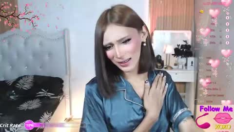 I LOVEE TO TRAVEL AROUND THE WORLD online show from May 24, 1:52 pm