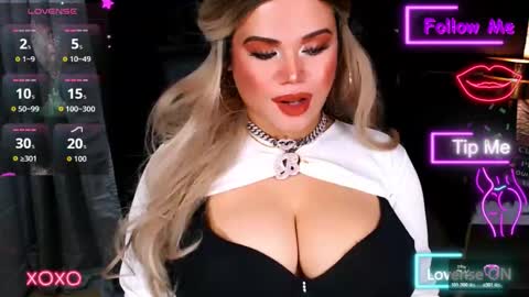 Snapshot of xhugeharleyselfsuckerx chatting on October 22, 7:54 am xHUGECOCKTILLCUMX online show from October 22, 7:54 am