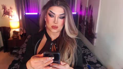 Snapshot of xshadowseductressmitchx chatting on February 20, 4:39 am Cattaleya online show from February 20, 4:39 am