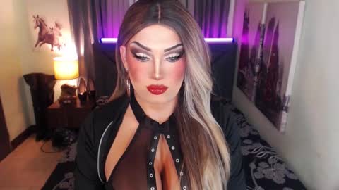 Snapshot of xshadowseductressmitchx chatting on February 23, 5:56 am Cattaleya online show from February 23, 5:56 am
