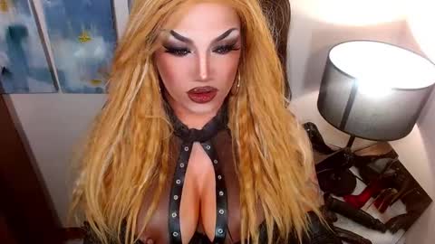 Snapshot of xshadowseductressmitchx chatting on September 23, 11:15 am Cattaleya online show from September 23, 11:15 am