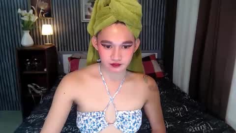 xtspetitehugecock online show from May 21, 4:25 pm