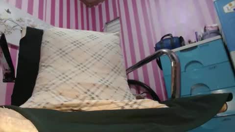 xxrowenatastycockforyouxx online show from May 19, 1:44 am