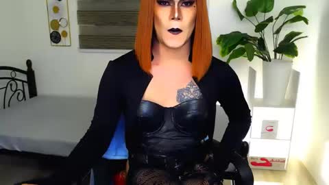 QueenMarina online show from May 15, 7:00 pm