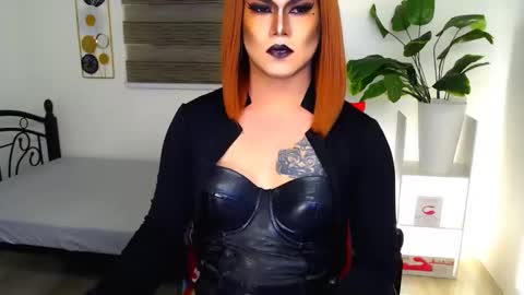 QueenMarina online show from May 17, 6:35 am
