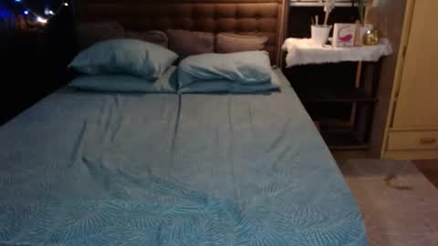 Snapshot of xyourtastyprincess chatting on September 27, 2:20 am Angela online show from September 27, 2:20 am