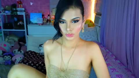 YANG AUDREY LONE online show from May 5, 2:06 am