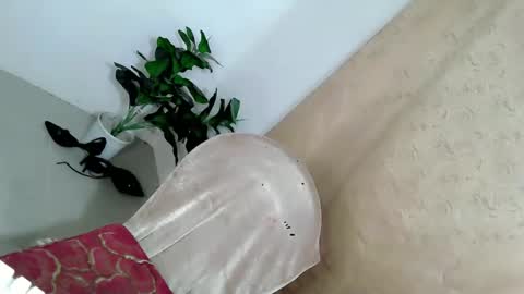 yannafucks online show from May 6, 7:42 pm