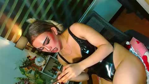 miss yasii online show from April 30, 6:01 pm