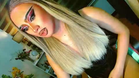 miss yasii online show from May 1, 9:08 pm