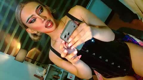 miss yasii online show from May 7, 1:51 pm